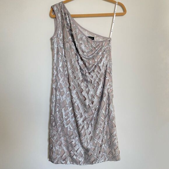 Tadashi Shoji One-Shoulder Silver Sequin Beaded Cocktail Dress Size 6 Women's - Picture 1 of 7